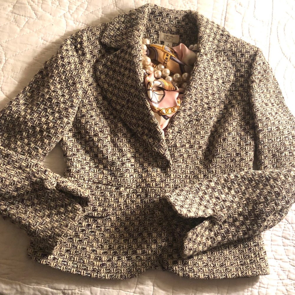 Ann Taylor Loft size 4 Tweed fitted jacket